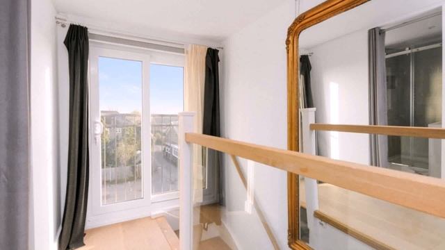 Loft Conversion Stairs смотреть онлайн