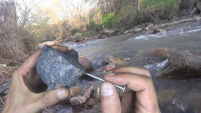 Шурупом смотрю речной камень смотреть онлайн