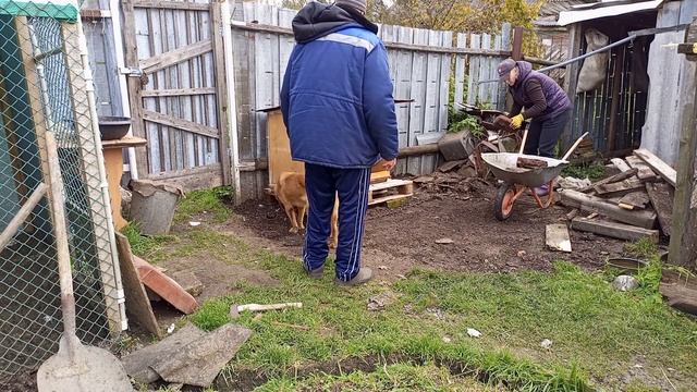 БУДКА из СОВЕТСКОГО ШКАФА / ПЕРЕСЕЛЕНИЕ / ПОДГОТОВКА к ЗИМЕ. Дом в деревне 21. смотреть онлайн