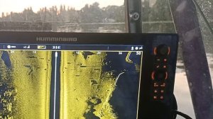 Humminbird Solix G3        3 метра глубины на Меге....