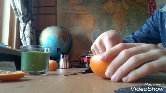 ~DIY~КАК СДЕЛАТЬ СВЕЧУ ИЗ МАНДАРИНА? Сумасшедшие идеи #3 смотреть онлайн