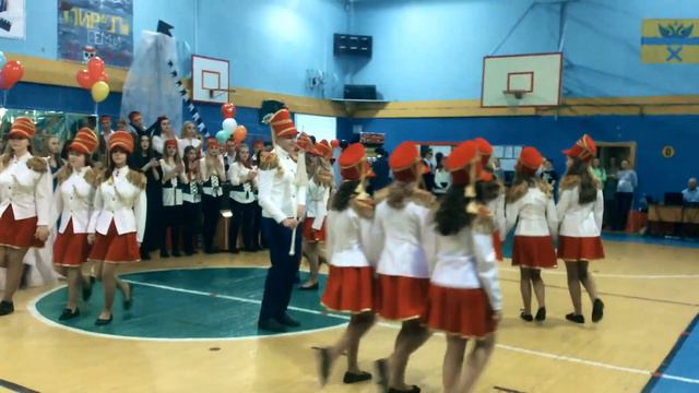 "Оглянись на мгновение..." Клип родителей выпускников (Оренбург, лицей № 5, 2020г) смотреть онлайн