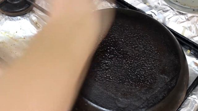 Подготовка чугунной сковороды ВИДЕО 2 смотреть онлайн