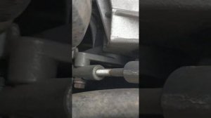 Гранта. Замена кронштейна натяжки ремня генератора на калиновский.