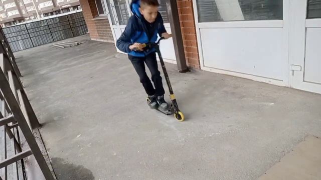 Базовые трюки на самокате ? смотреть онлайн