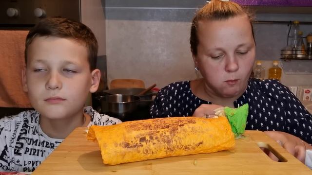 Мукбанг Домашняя Шаурма смотреть онлайн