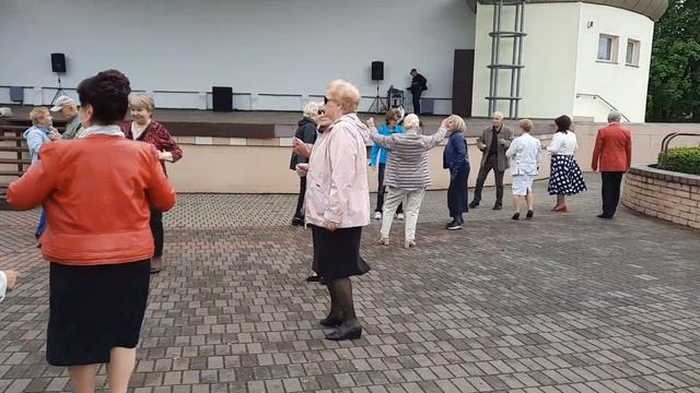 В Выходной, Отдыхайте На Здоровье! смотреть онлайн