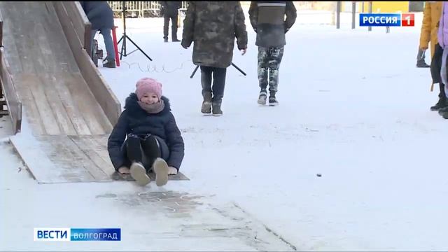 В центре Волгограда открылась резиденция Деда Мороза смотреть онлайн