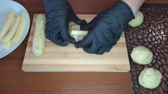 Картофельные сырные палочки. Хрустящие снаружи и нежные внутри. смотреть онлайн