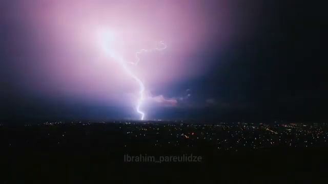 Силная гроза а городе Грозном.Такое в прошлом году тоже было.5 Июль,2021год. смотреть онлайн