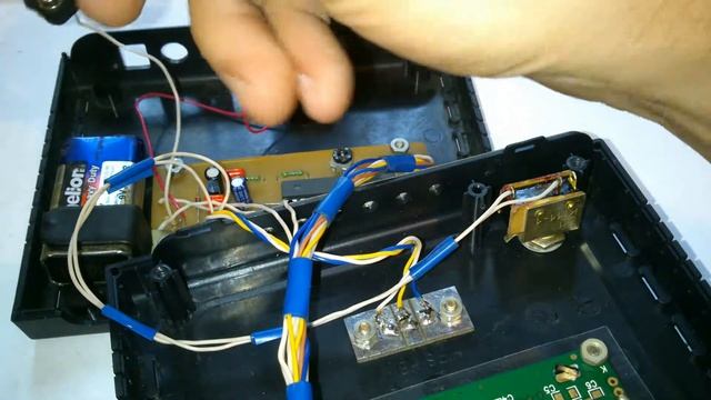 ТЕСТЕР ПОЛУПРОВОДНИКОВЫХ РАДИОЭЛЕМЕНТОВ НА МИКРОКОНТРОЛЛЕРЕ. Переделка монтажа! смотреть онлайн