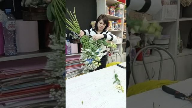 Раскидистый букет на витрину. смотреть онлайн