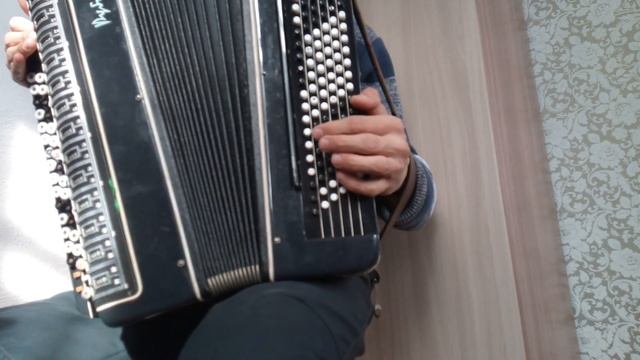 расположение нот и аккордов в левой руки баяна смотреть онлайн