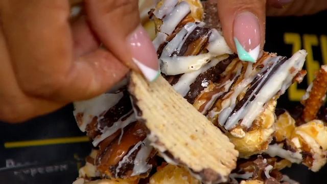 Funky Chunky (3) 19-oz Bags Gourmet Chocolate Popcorn on QVC смотреть онлайн