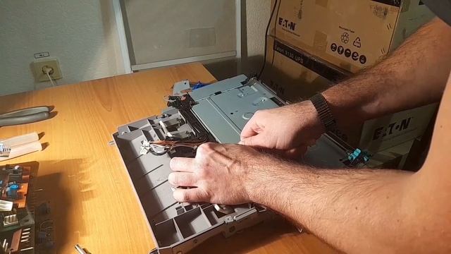 Принтер HP LasekJet 8150DN #обзор #разбор #электродвигатель смотреть онлайн