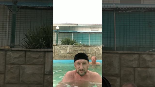 Красота! Горячий термальный бассейн где хорошо в некомфортную погоду. смотреть онлайн