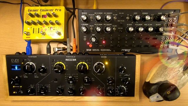 DFAM into Geiger Counter Pro + REmindEЯ - Jam смотреть онлайн