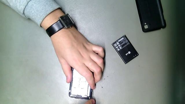 Разборка смартфона LG E445 смотреть онлайн