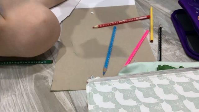 Рисуем подарок на день УЧИТЕЛЯ смотреть онлайн