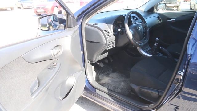 Corolla Темно-синий