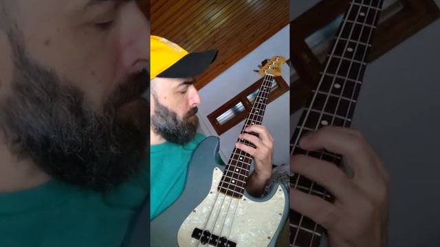 Tom Harrell en Comrade Conrad | Bass смотреть онлайн