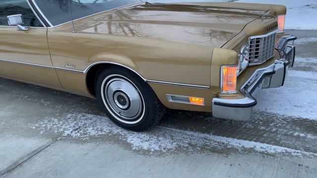 1973 Thunderbird driveway running смотреть онлайн
