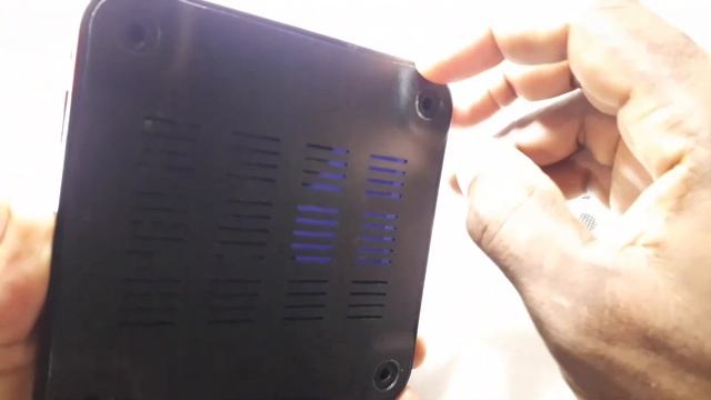 MXQ PRO 4K ULTRA HD TV BOX TEARDOWN(whats inside this thing) смотреть онлайн