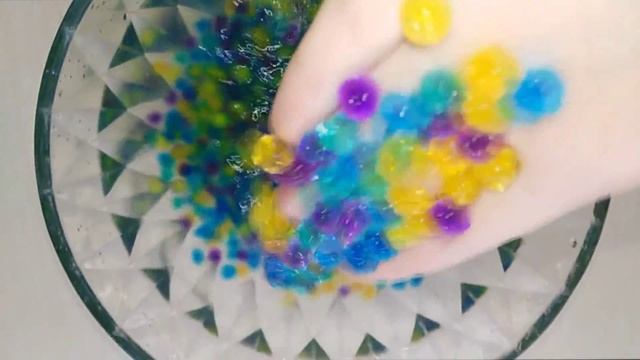Как растут ШАРИКИ ОРБИЗ ORBEEZ в воде Съемка через каждые 10 -15 минут смотреть онлайн