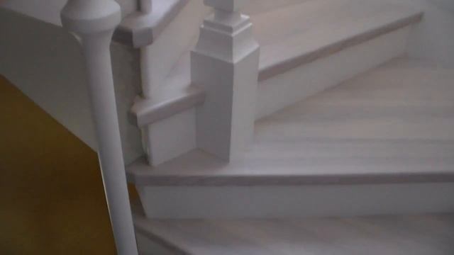 Готовый результат - облицовка деревом бетонных лестничных маршей смотреть онлайн