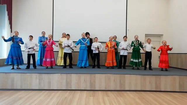 "Да, маманечка, да я гулять хочу" детский казачий ансамбль "Любо" смотреть онлайн