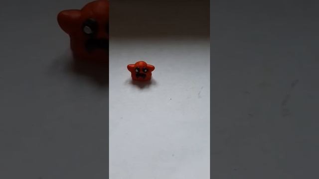 Богдан показывает из пластилина SCP-999, щекоточный монстр? смотреть онлайн