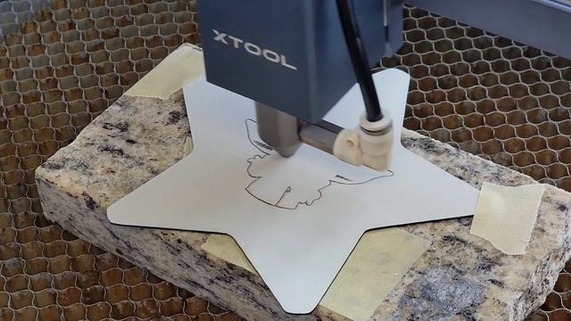 Laser engraving the back of a mirror смотреть онлайн
