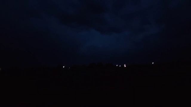 ГРОЗОВОЕ АССОРТИ! НЕРЕАЛЬНОЕ ЗРЕЛИЩЕ! КРАСИВЫЕ МОЛНИИ И СИЛЬНАЯ ГРОЗА! 2 ИЮНЯ 2023 ГОД! смотреть онлайн