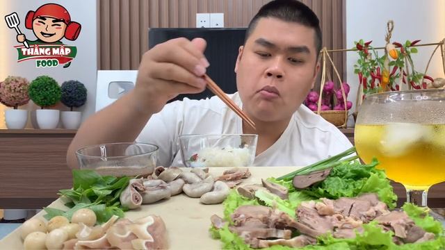 Quên Hết Sự Đời Với Mâm Lòng Heo, Cà Pháo Chấm Mắm Tôm Ngon Xuất Sắc | Thằng Mập Food | Tập 404 смотреть онлайн