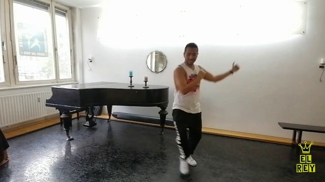 Zumba "Me Emborrachare" - Grupo Extra // Bachata смотреть онлайн