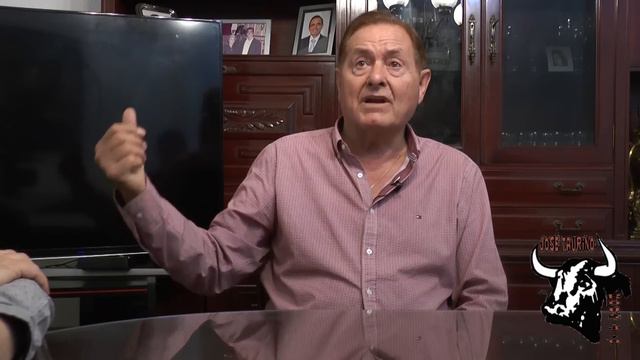 ENTREVISTAS | UN CARAJILLO CON "EL FORNER" смотреть онлайн