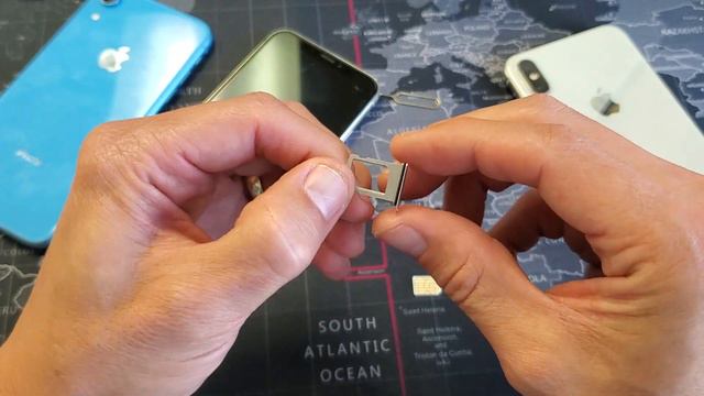 iPhone X/XS/XR: How to Insert the Sim Card Properly смотреть онлайн