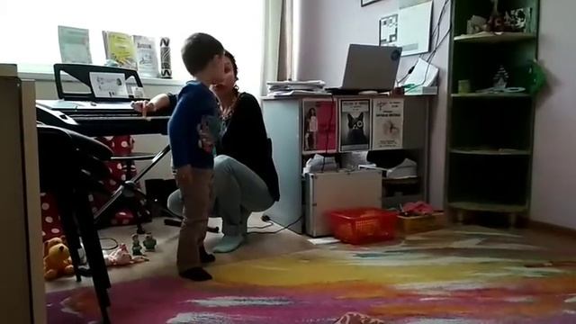 Музыкальные занятия. Пляшим под гармонь. 26.03.18. На занятиях Никита играл на треугольнике и пел смотреть онлайн