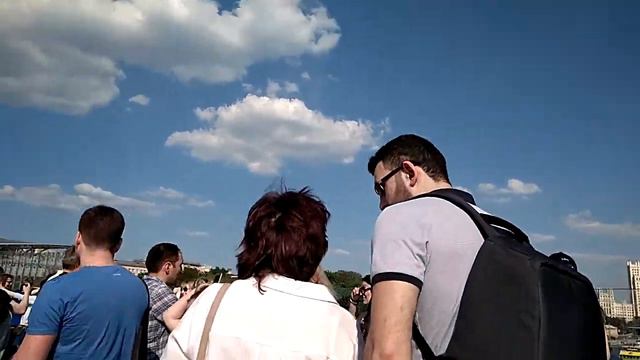 ПАРЯЩИЙ МОСТ НАД МОСКВОЙ РЕКОЙ.В ЗАРЯДЬЕ.ПРОГУЛКА. смотреть онлайн