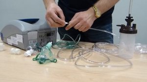 Соединение кислородного концентратора с маской (канюлей). Кислородные линии.