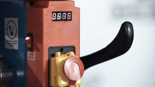 Вертикальные сверлильные станки по металлу Blacksmith серии WTZ / Сравнение / Демонстрация в работе смотреть онлайн