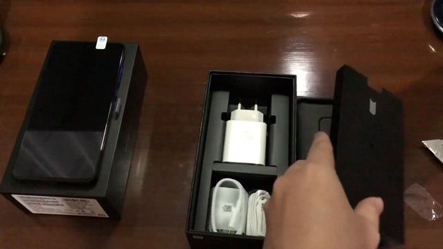 Unboxing Huawei Mate 20 Twilight 128/6GB RAM смотреть онлайн