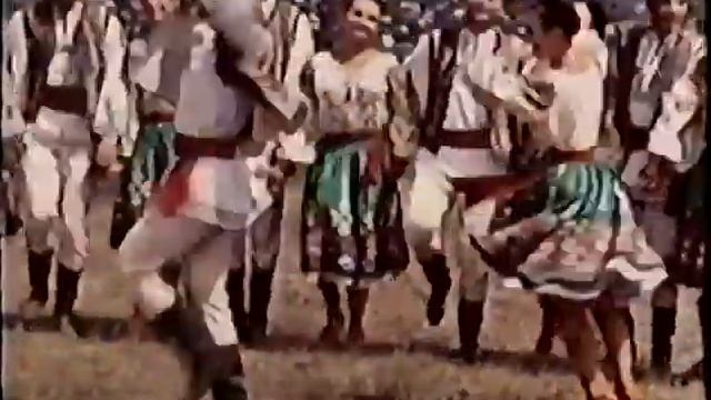 Din istoria ansamblului. Ciocarlia 1966, cu marele dansator Spiridon Mocanu смотреть онлайн