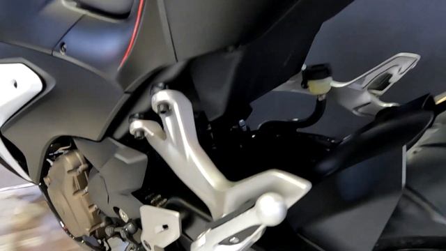 Выставка мотоциклов CFAIR. Часть 20. Мотоциклы QJMOTOR. смотреть онлайн