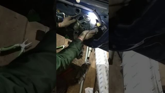 Вольво S80. Замена стеклоподъёмника. Демонтаж смотреть онлайн