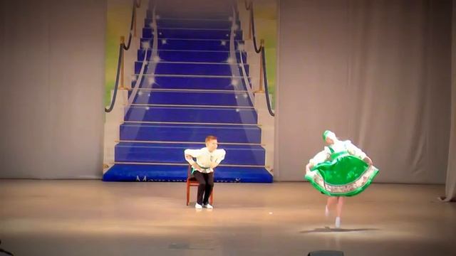 Копия видео ""Озорная игра"- танец" смотреть онлайн