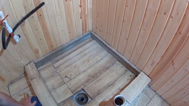 Облицовка бортиков бетонного душевого поддона плиткой под дерево . смотреть онлайн