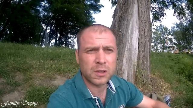 Первый угорь на поплавок. Очень классный трофей. смотреть онлайн