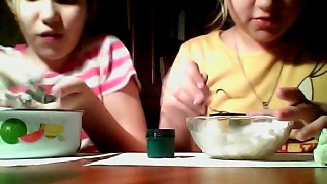 Как сделать слайм из муки и шампуня! смотреть онлайн