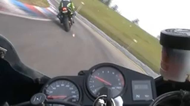 Honda CBR 900RR on Brno Circuit part 0.5 :) смотреть онлайн
